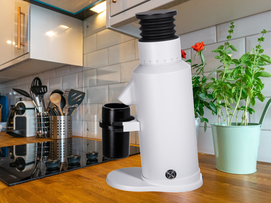 300W कॉफी बीन्स ग्राइंडर GEENDE वोल्टेज 110V-220V L13*W21*H32CM के भीतर