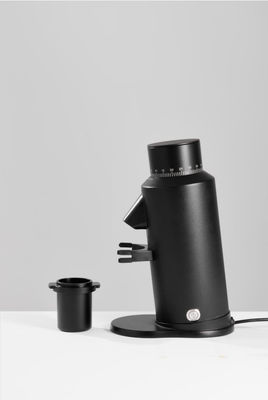 उच्च क्षमता 120 ग्राम एस्प्रेसो बीन ग्राइंडर 64 मिमी फ्लैट बर्न ग्राइंडर और 300W शक्ति के साथ